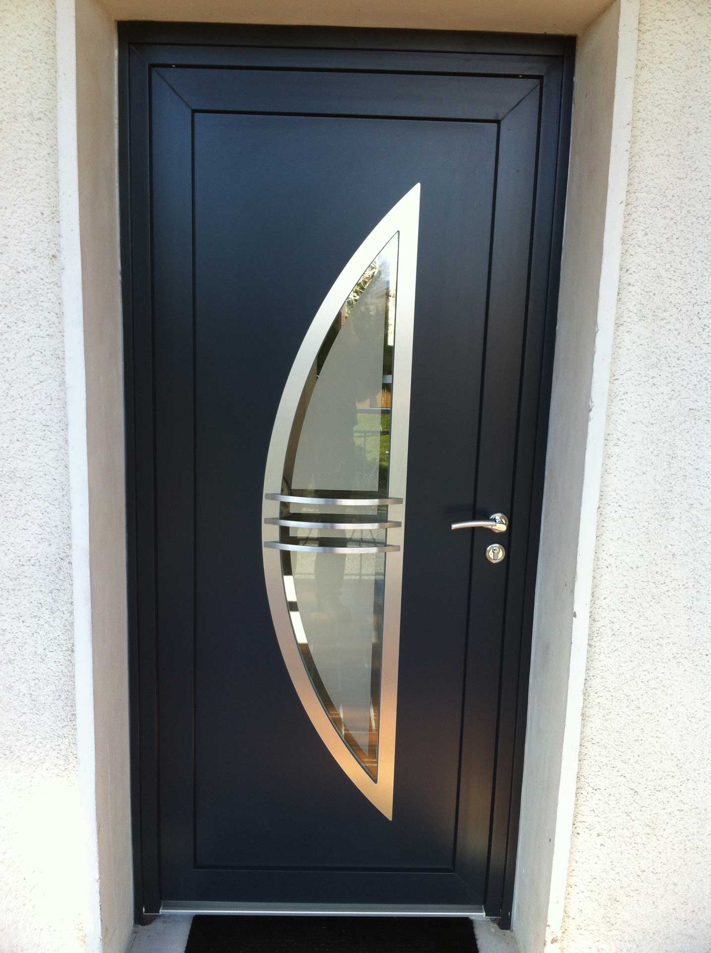 Porte d'entrée, vu extérieur - SMPC Rénovation